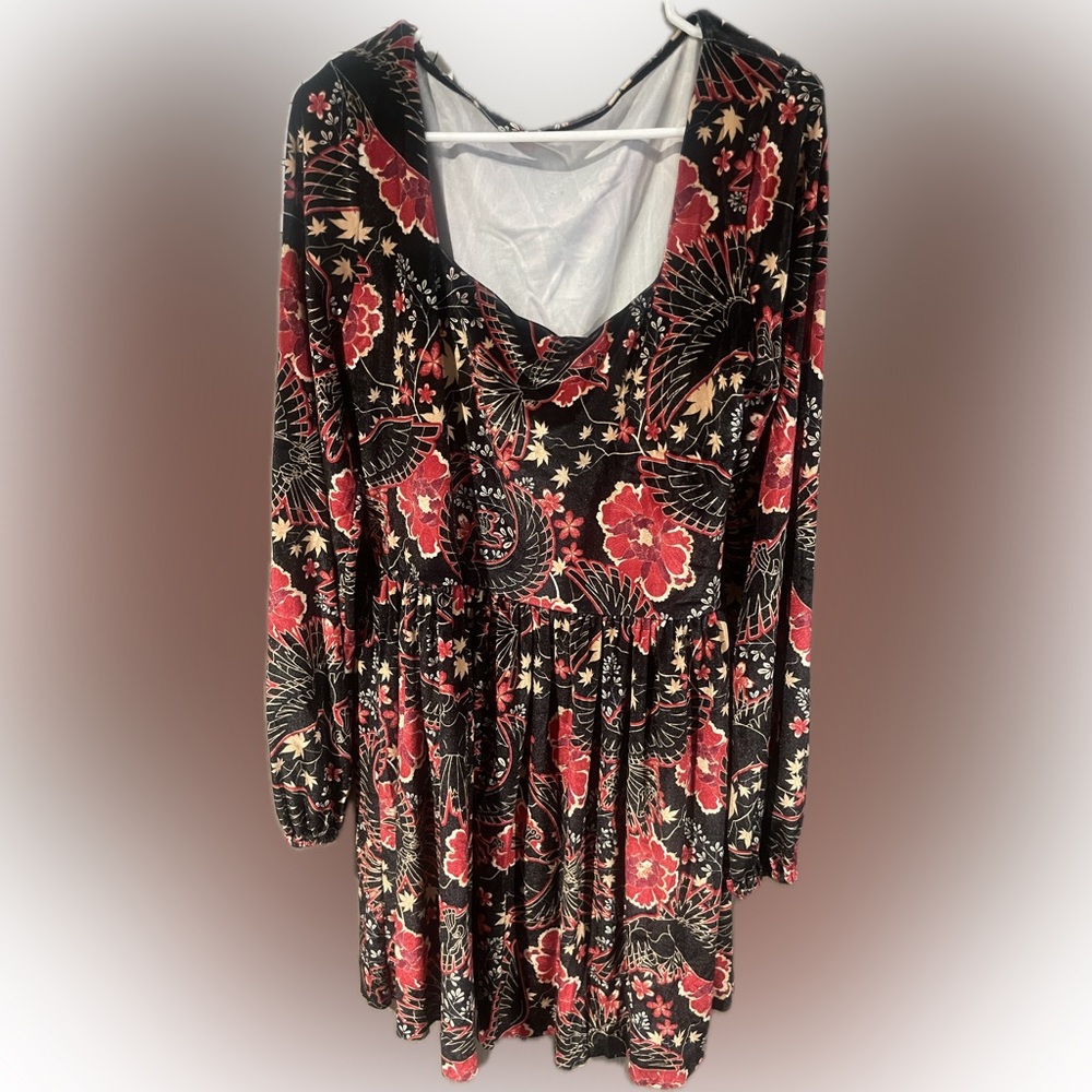 Blackmilk Ho-Oh Wallpaper
Velvet Squared Up Bishop Skater Dress